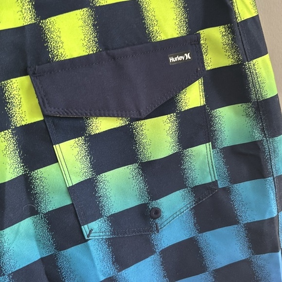 NWT Hurley boys Checkered Boardshorts big kid, size 20 - Picture 6 of 9